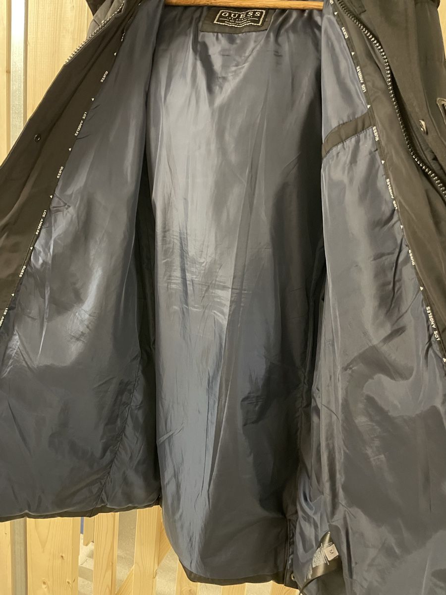 Guess Giacche: Guess Winterjacke mit Pelzkragen – Usato da Zürich venduto da Kawasaki_7 3