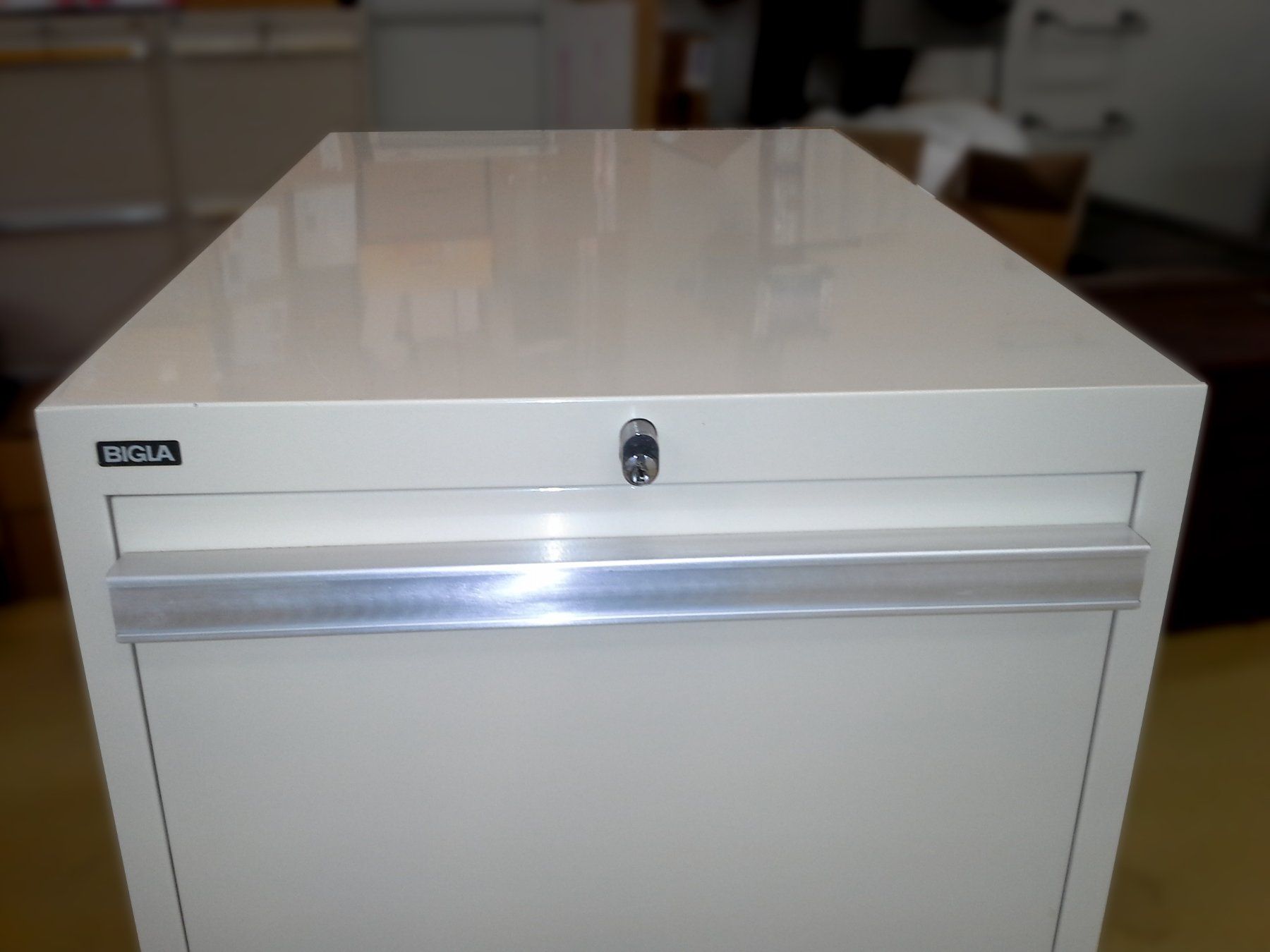 Bigla Armadi: Armoire métallique pour classement – Usato da La Chaux-de-Fonds venduto da Cooltchaps 1