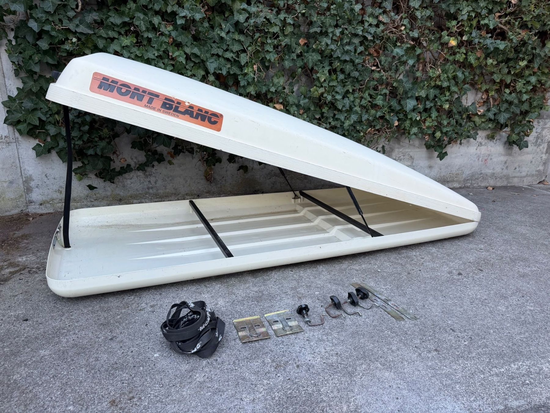 Barres de toit: Dachträger und Dachbox – D'occasion à Küsnacht ZH par Studjus 1