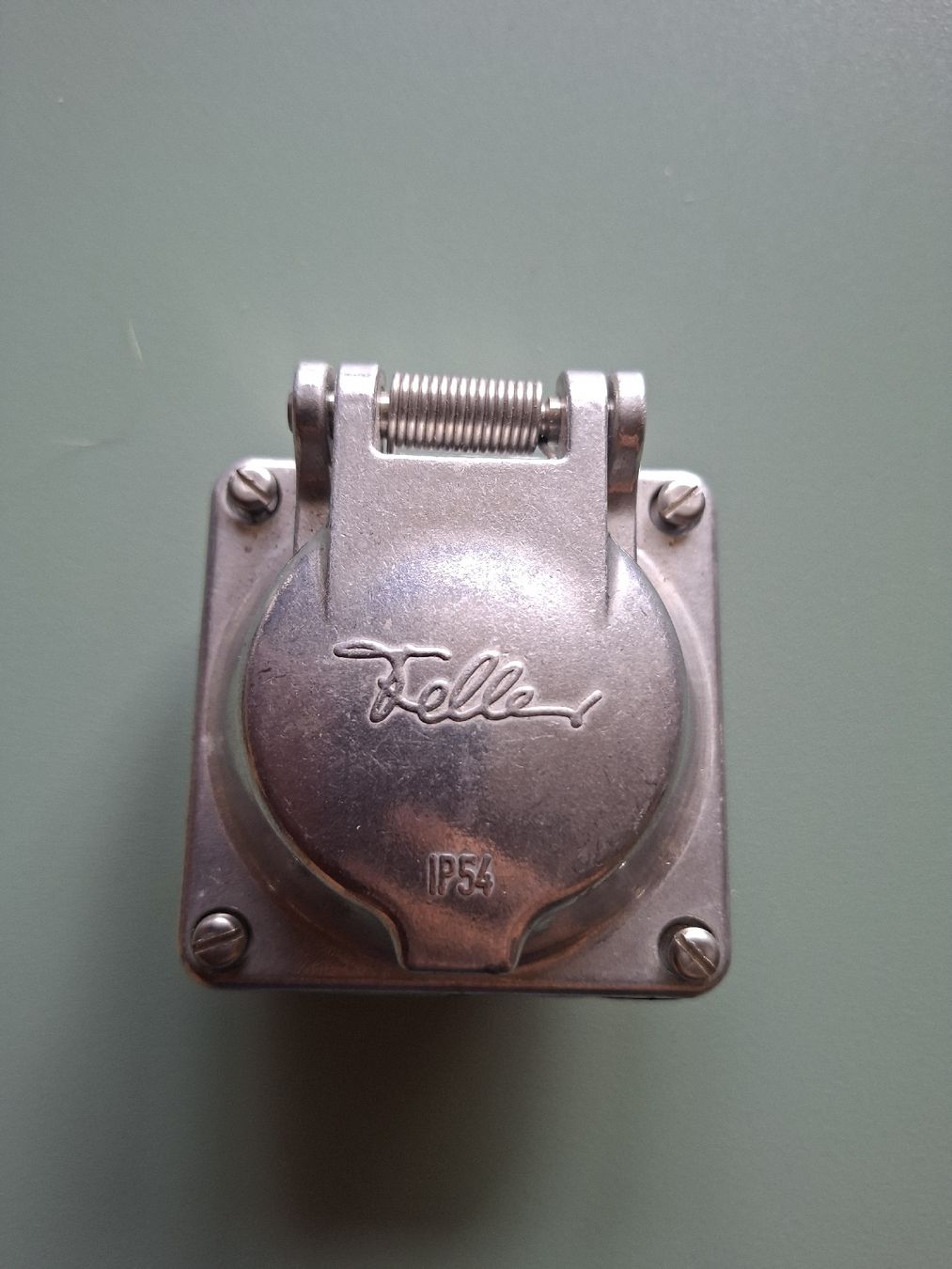 Feller Spine: Feller ip54 Abdeckung und Steckdose – Usato da hefenhofen venduto da mauriz