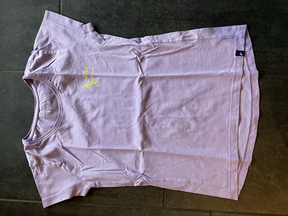 Lotti & Set di vestiti: Tshirts Gr. 128 – Nuovo (secondo la descrizione) da Reigoldswil venduto da Misa1705 5