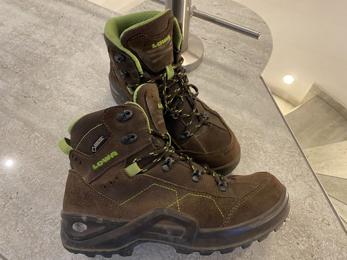 Lowa Scarpe da uomo: Lowa wandern Schuhe Gr 36 – Usato da Birrwil venduto da Bendegriz 1