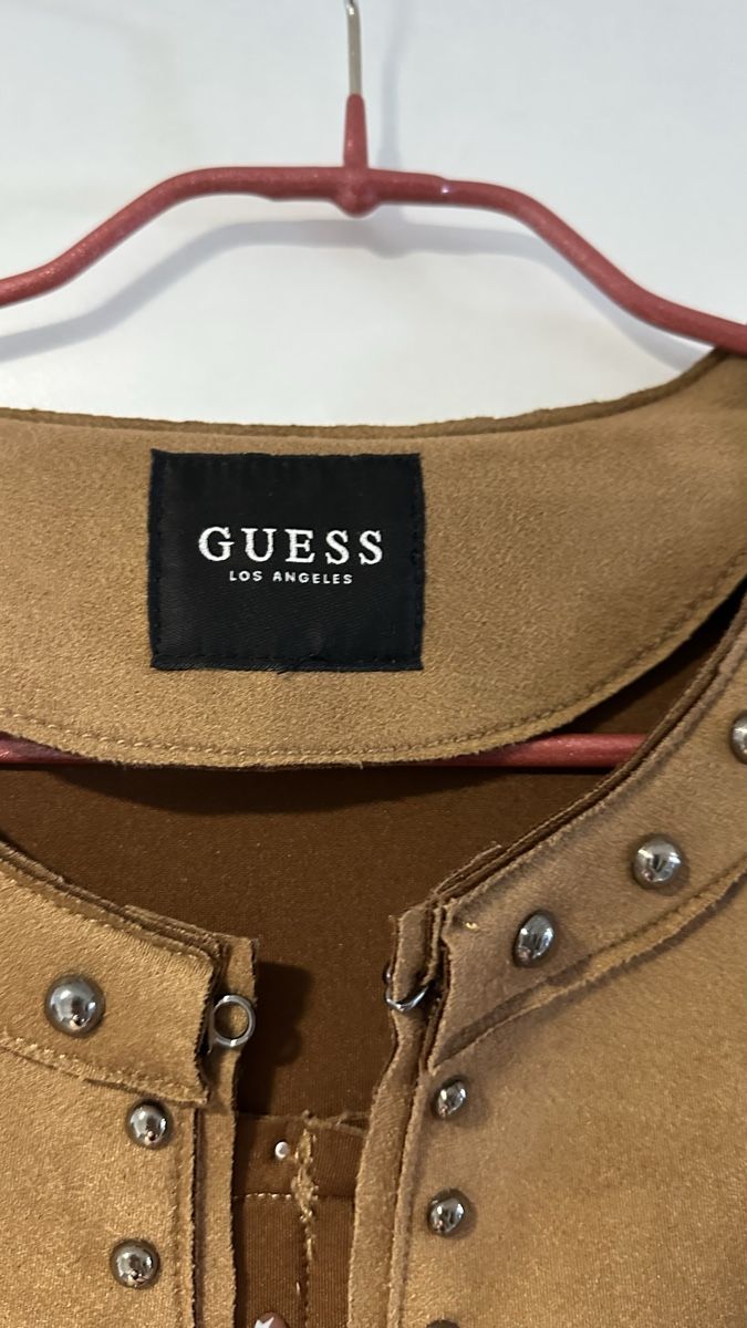 Guess Mäntel: Guess Wildleder Mantel camel/cognac, Grösse 42  – Gebraucht aus Winterthur von JVSMIN 2