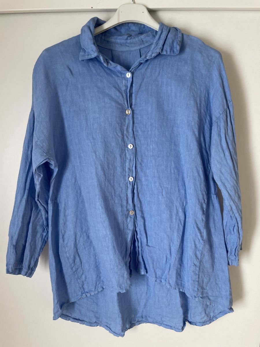 Chemisiers: Leinenbluse aus St. Tropez onesize – D'occasion à Worben par Fesera