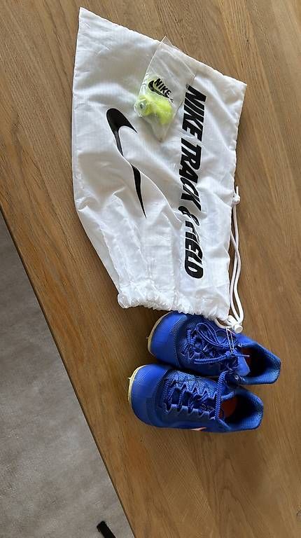 Scarpe da donna: Nike Laufschuhe Leichtathletik Gr. 37.5 – Usato da Cham venduto da deltoro84