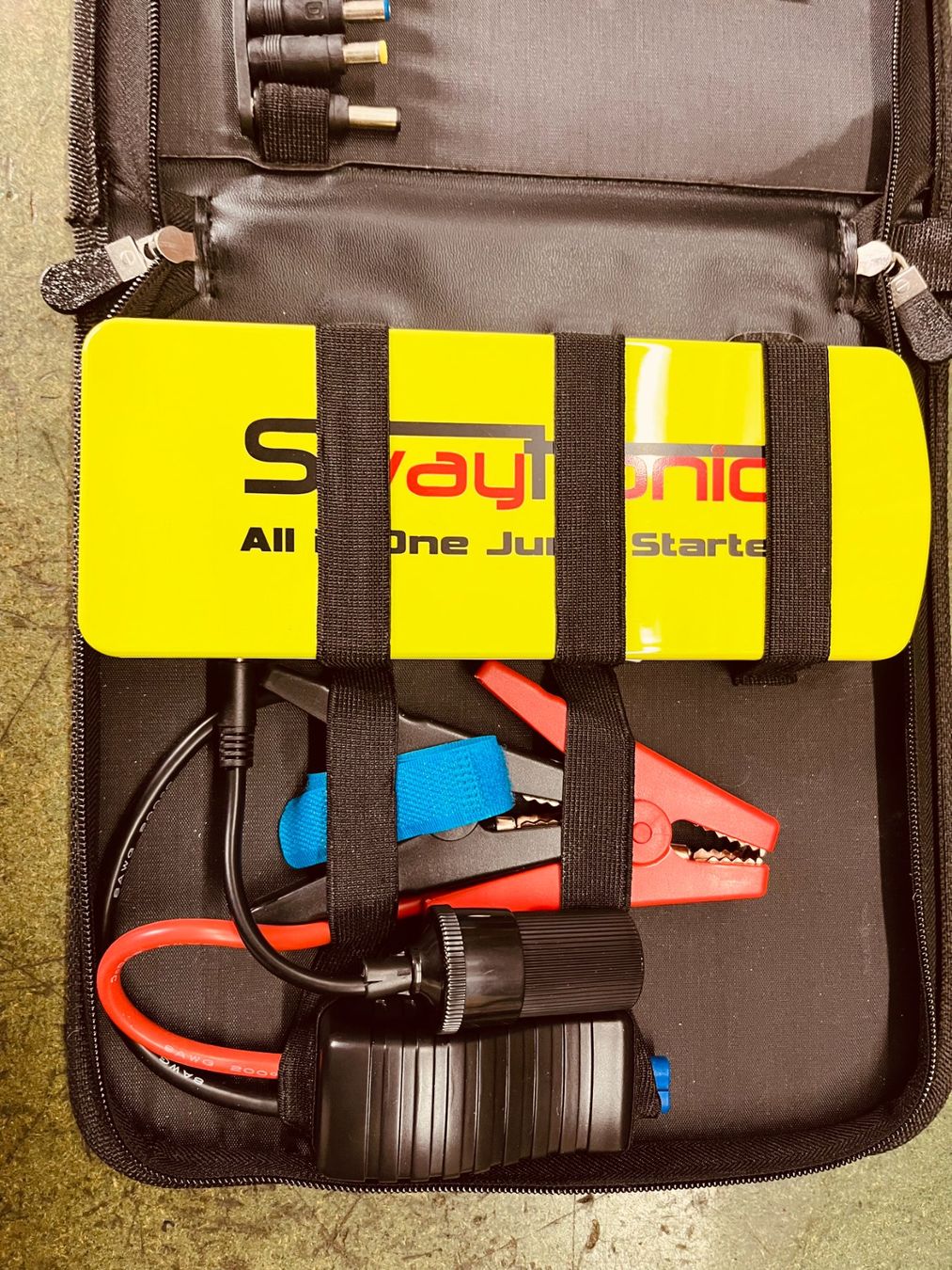 Swaytronic Caricabatterie: Swaytronic Startbooster mit Zubehöhr – Usato da Remigen venduto da Fazer 3