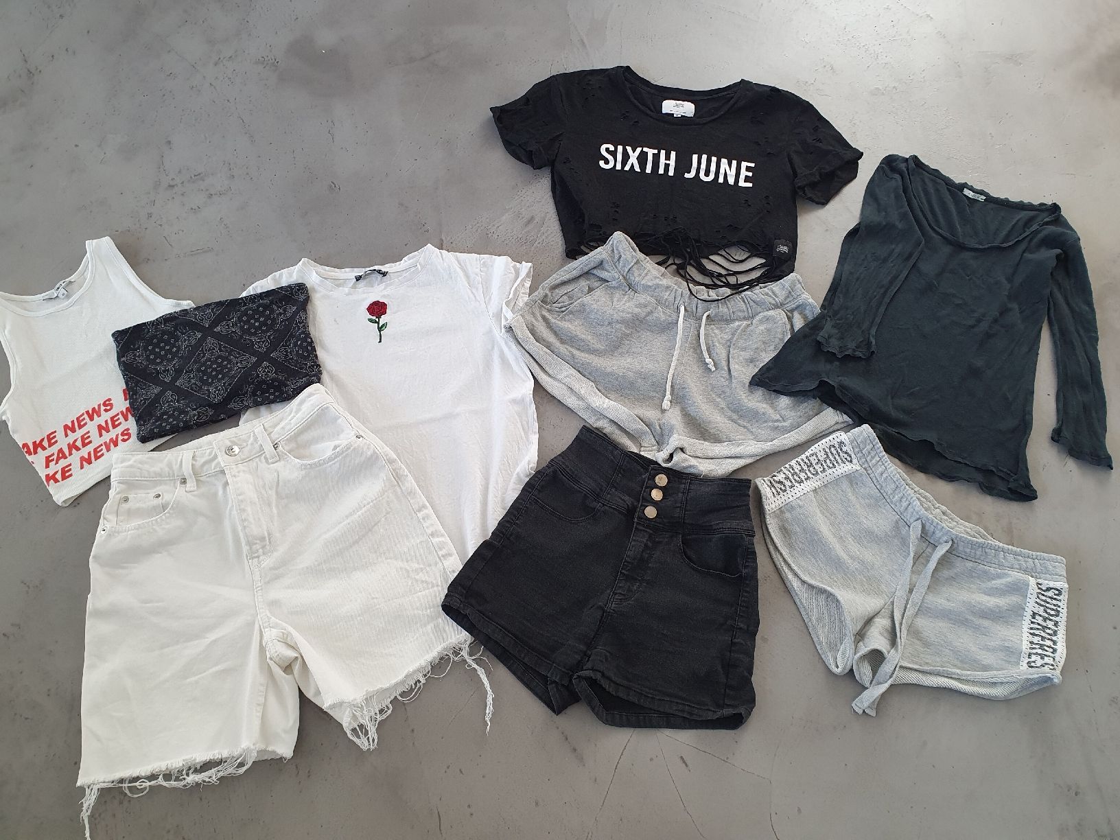 Lotti & Set di vestiti: Kleiderpaket, XS und 34 – Usato da Steinach venduto da Xamax18