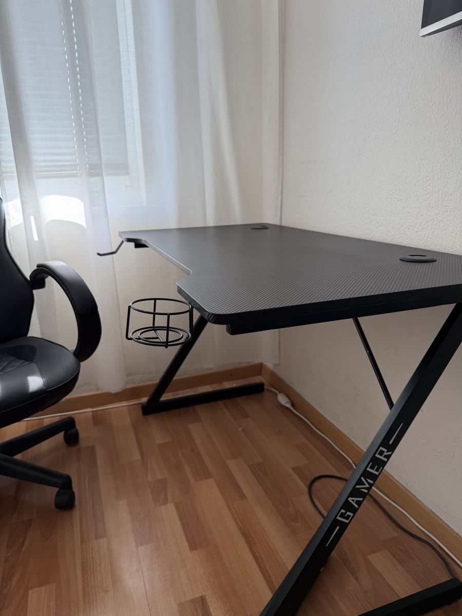 Jysk Tables: Gaming table – Neuf (Voir description) à Arbon par lea_h6r7 1