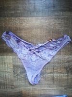 String Tanga Spitze Lavendel Grösse M guter Zustand