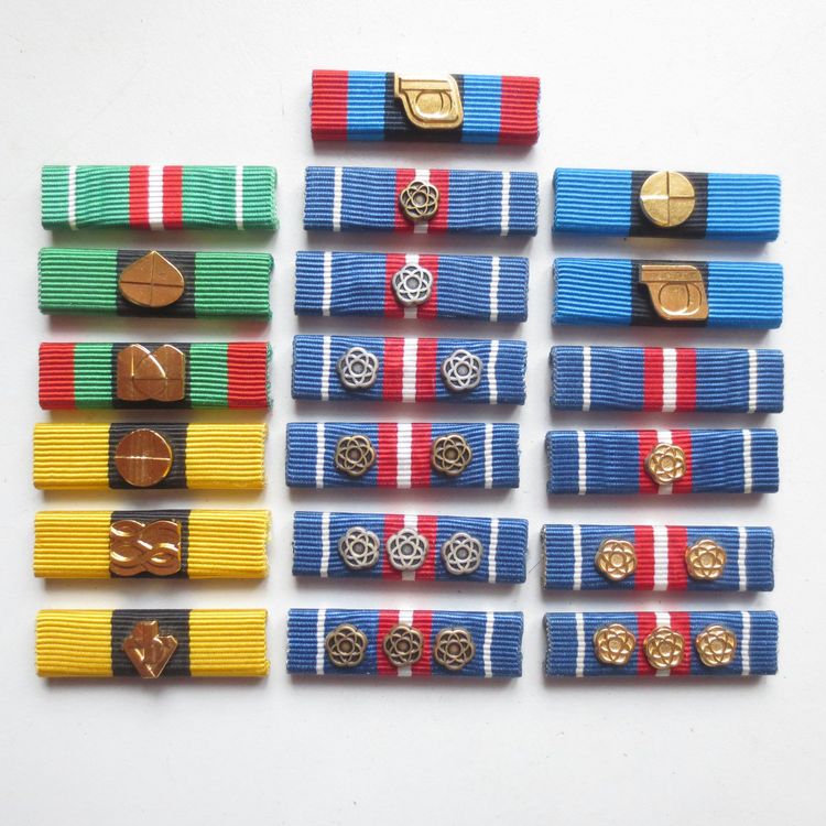 Uniform Abzeichen Ribbon Konvolut 19 Stk. | Kaufen auf Ricardo