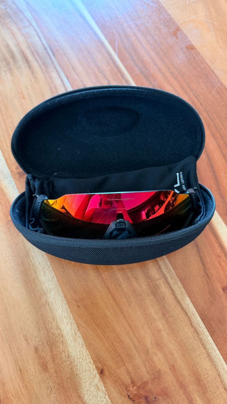 Oakley Brillen & Gläser: Oakley sport sunglasses with case – Gebraucht aus Dübendorf von ped_l8sh 6
