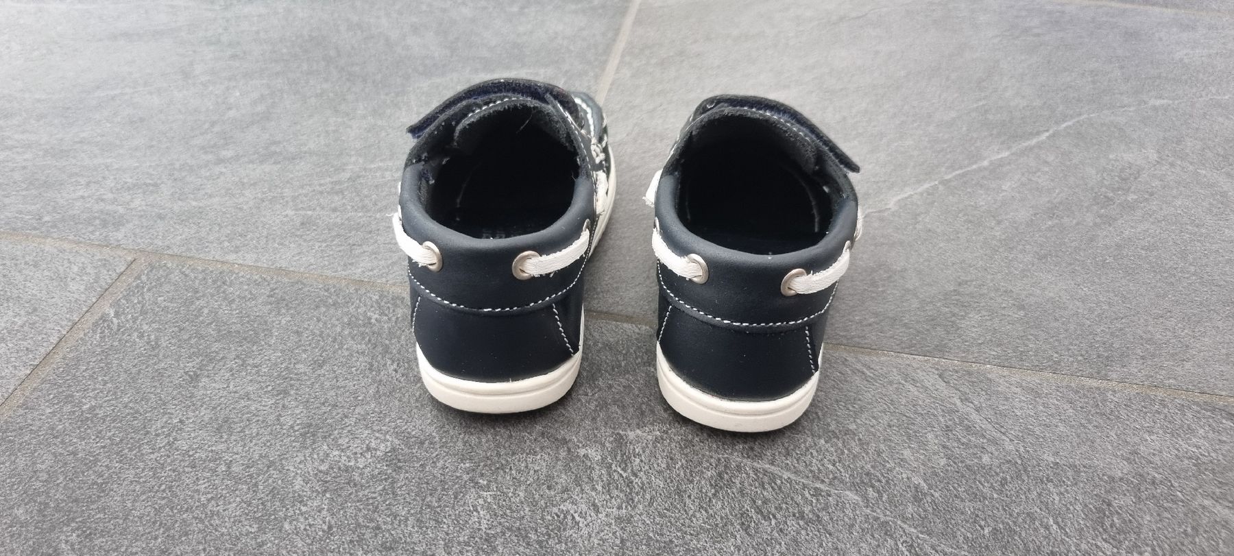 Schuhe für Jungen: Elegante Schuhe Grösse 21 – Gebraucht aus Birmensdorf ZH von borstenking 1