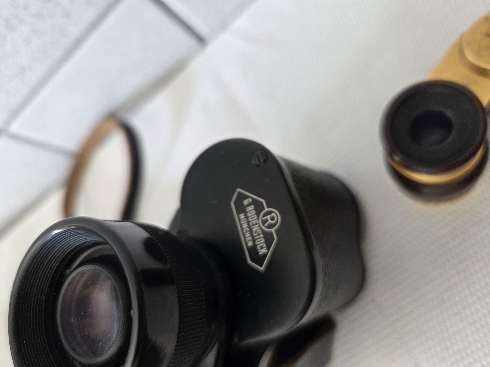 Rodenstock Binocoli: Fernglas Rodenstock 8x30 und Opernglas   – Usato da Dietikon venduto da Allegra34 2