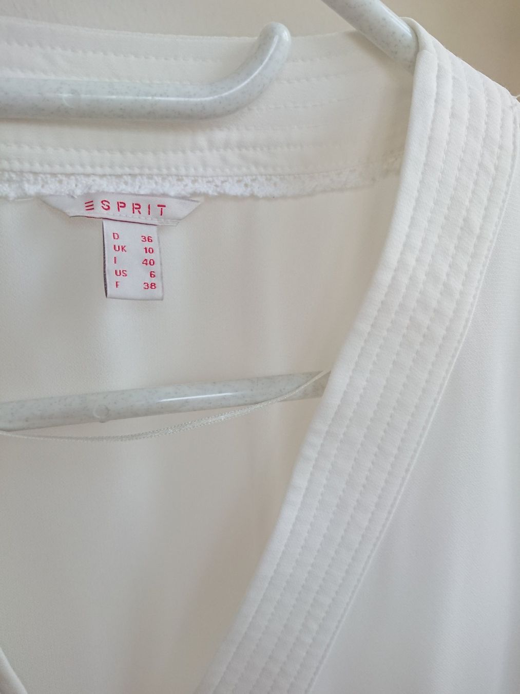 Esprit Camicette: Festliche Damen Bluse ESPRIT Gr. 36 Ivory – Usato da Hallau venduto da CHACLA 1