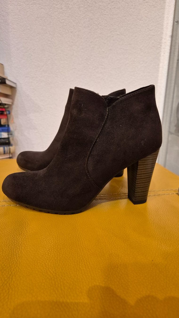 Graceland Scarpe da donna: Wildleder Stiefeletten, Braun,Grösse 37 – Usato da Schönenbuch venduto da Rasmo 8