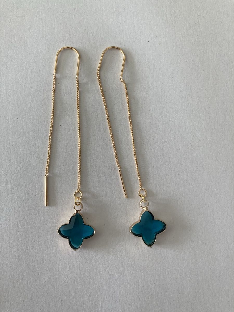 Orecchini pendenti & Orecchini a lobo: Boucles d’oreilles dorées cabochon fleur bleue – Nuovo e nell'imballaggio originale da Genève venduto da ct_fqr8
