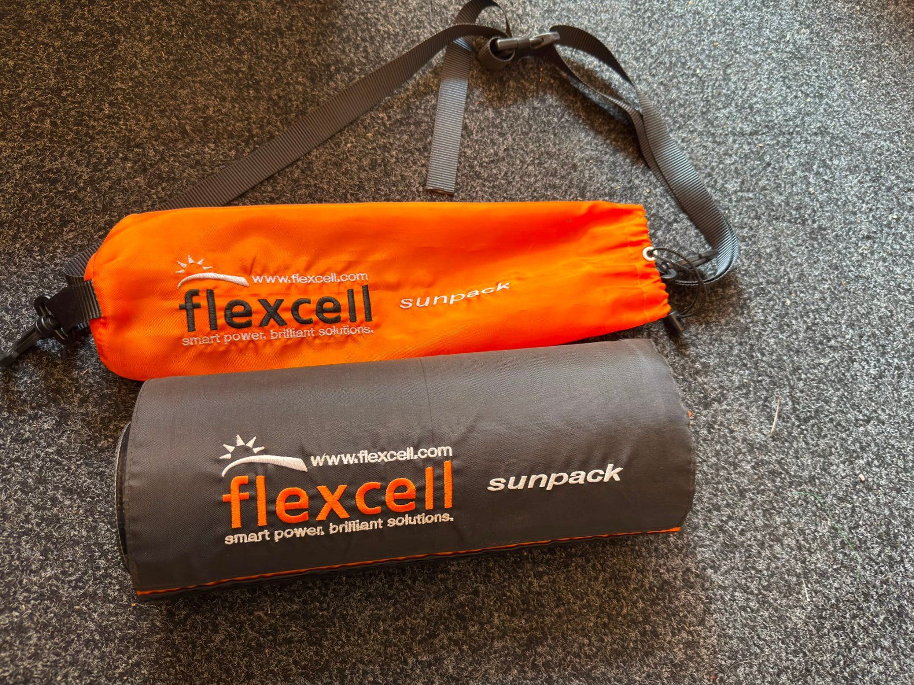 Panneaux solaires: Flexcell Sunpack 14W Solarpanel – D'occasion à Luzern par Elgordo7