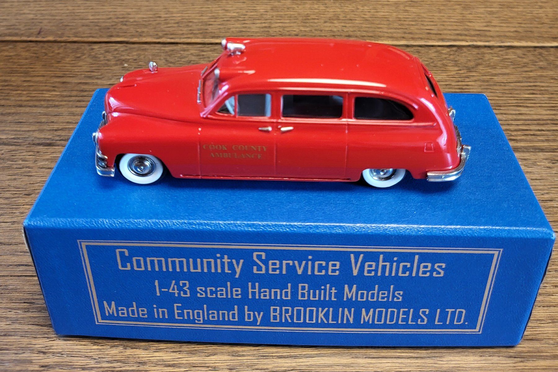 Brooklin Modellautos: Modellauto BROOKLIN MODELS 1950 Packard 1:43 rot – Gebraucht aus Sonceboz-Sombeval von ant_cd5j