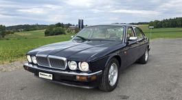 Jaguar XJ-6 3.2i (XJ40)