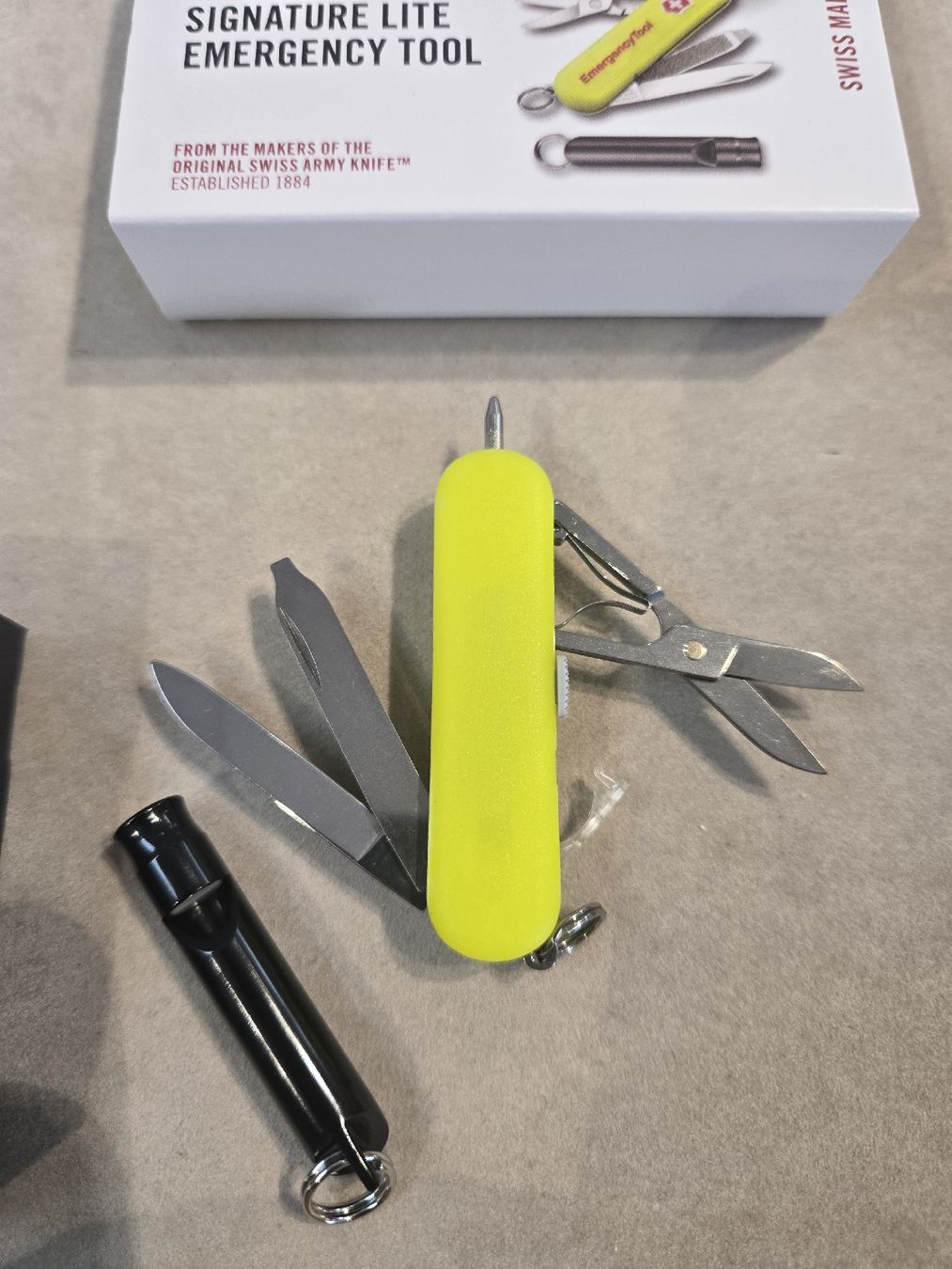 Victorinox Taschenmesser: Signature Lite Emergency Tool – Neu (gemäss Beschreibung) aus Luzern von Nini_862 2