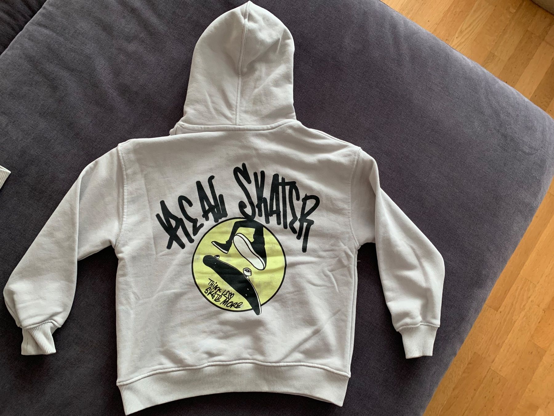Pullover & Sweatshirts: Pullover Trainerhosen Junge Gr. 128 – Gebraucht aus Bülach von engeli92 3