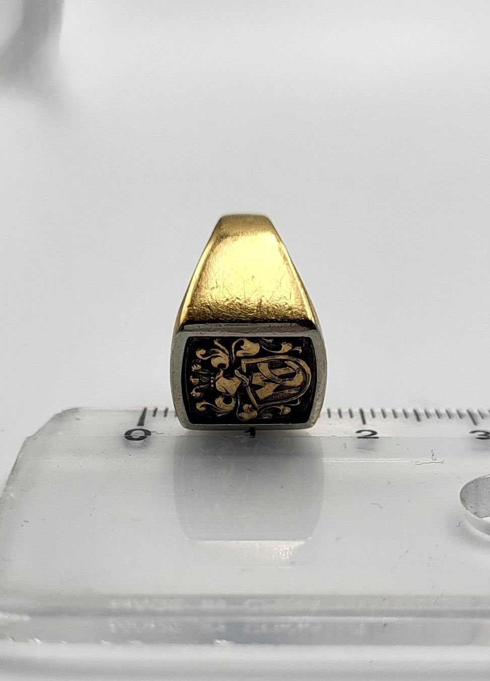 Anelli: 18 Karat 750 Gold Wappenring – Usato da Wald ZH venduto da Aniade 4