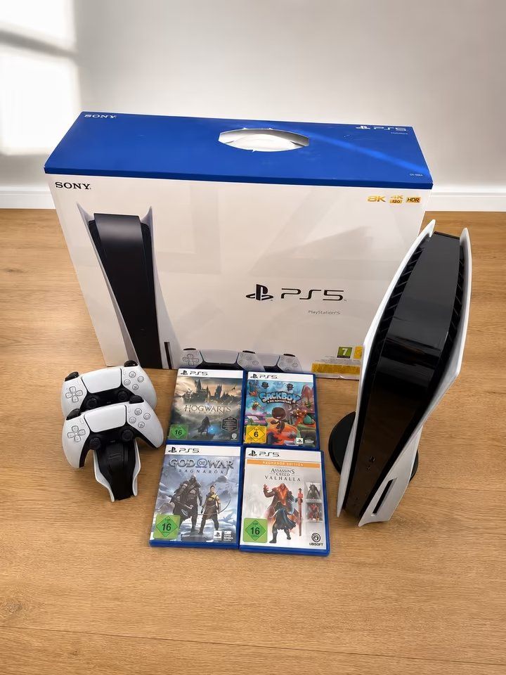Sony Konsolen: Playstation 5, PS5 Disk Edition + 2 Controller und 4 Spiele – Gebraucht aus Tägerschen von Tommylee88