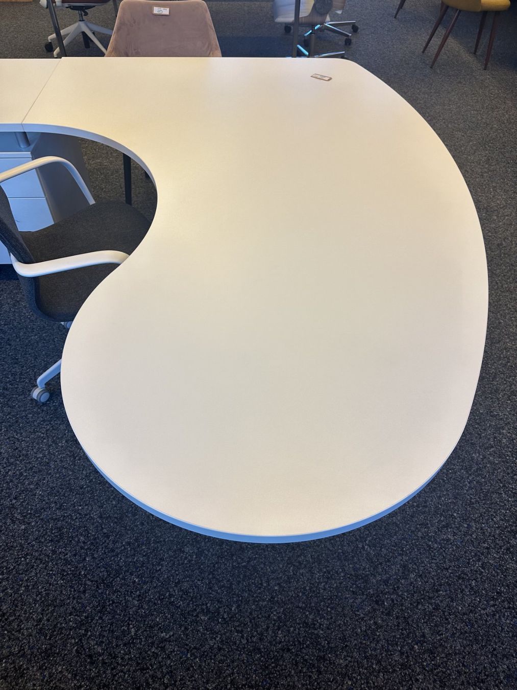 Scrivanie: bureau massif blanc comme neuf – Usato da Delémont venduto da Le38.shop 2