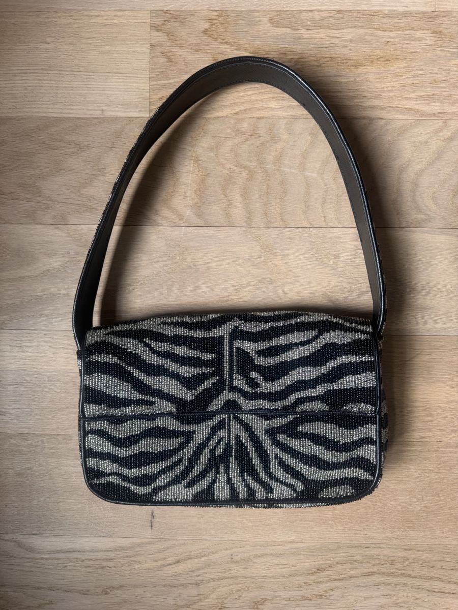 Borse da donna: STAUD Zebra Beaded Shoulder Bag Schwarz/Beige – Nuovo (secondo la descrizione) da Dietikon venduto da _cfic_