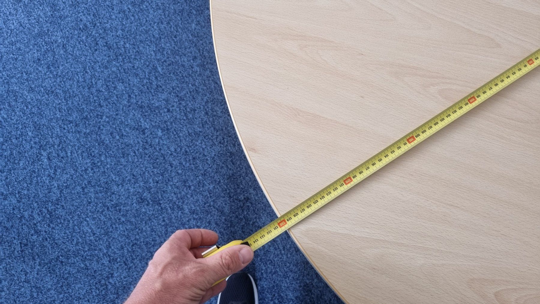 Tables: Runder Tisch Durchmesser 130 cm – D'occasion à Rickenbach LU par erli75 1