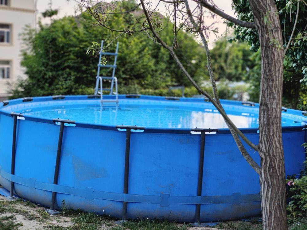 Intex Pool 6,2x1,2m mit Leiter 2