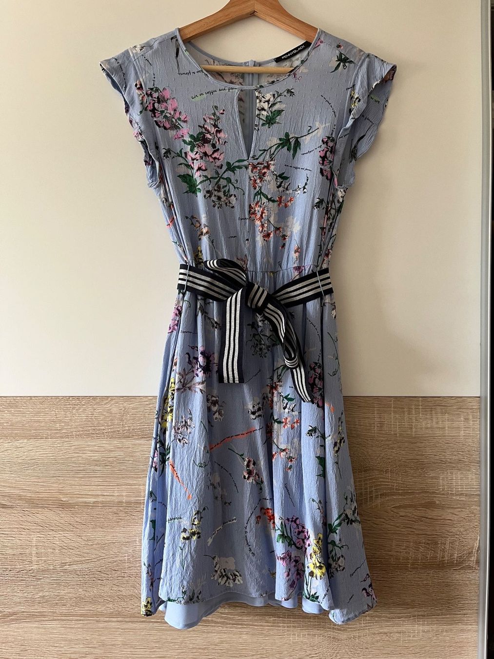 Vestiti: hellblaues Sommerkleid von Pennyblack – Usato da Winterthur venduto da simonalea