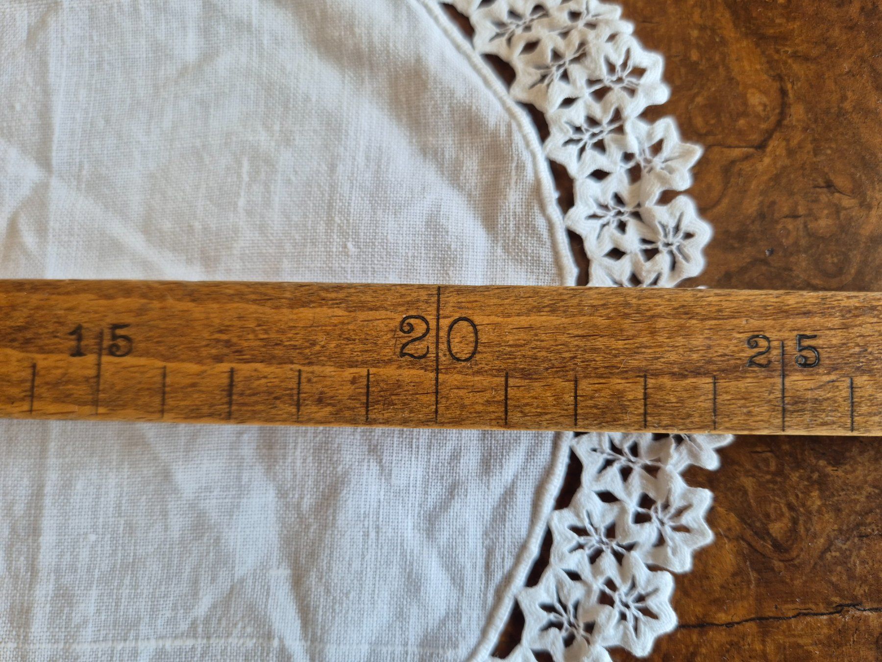 Altra biancheria da tavola: Handgestickte Brotkorb Deckchen, Vintage Look, Top Zustand! – Usato da Bern venduto da aronari 3