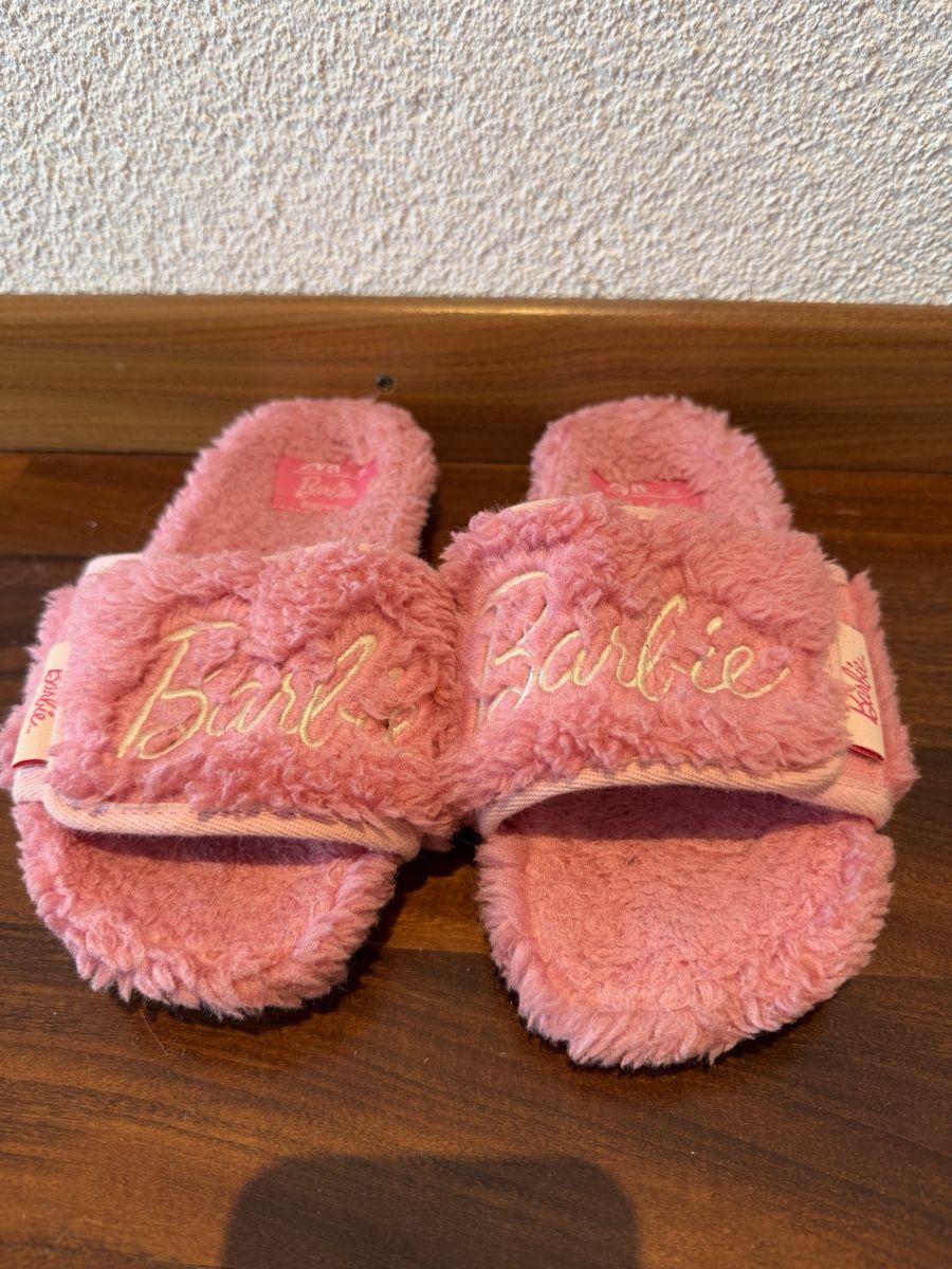 Zara Scarpe per ragazze: Barbie Hausschuhe Gr. 32 – Usato da Glattpark(Opfikon) venduto da Glatt19