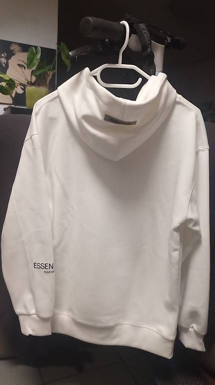 Pullover & Sweatshirts: Hoodie blanc de la marque Essentials, neuf – Neu und originalverpackt aus Cugy FR von nat_bb8v 1