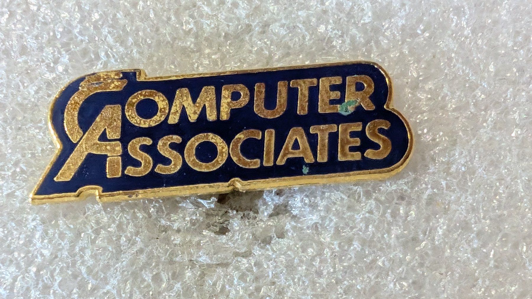 Placchette & Badge: Ansteckpin 212: Computer Associates – Usato da Oppligen venduto da Pin-Fall-Shop