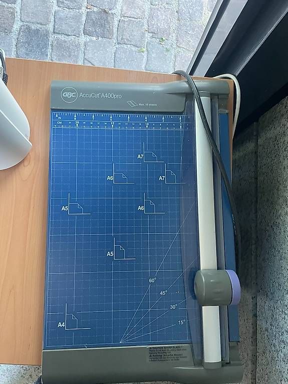 Scrivanie: À donner  Matériel de bureau – Usato da Nyon venduto da sal_f2rb 1
