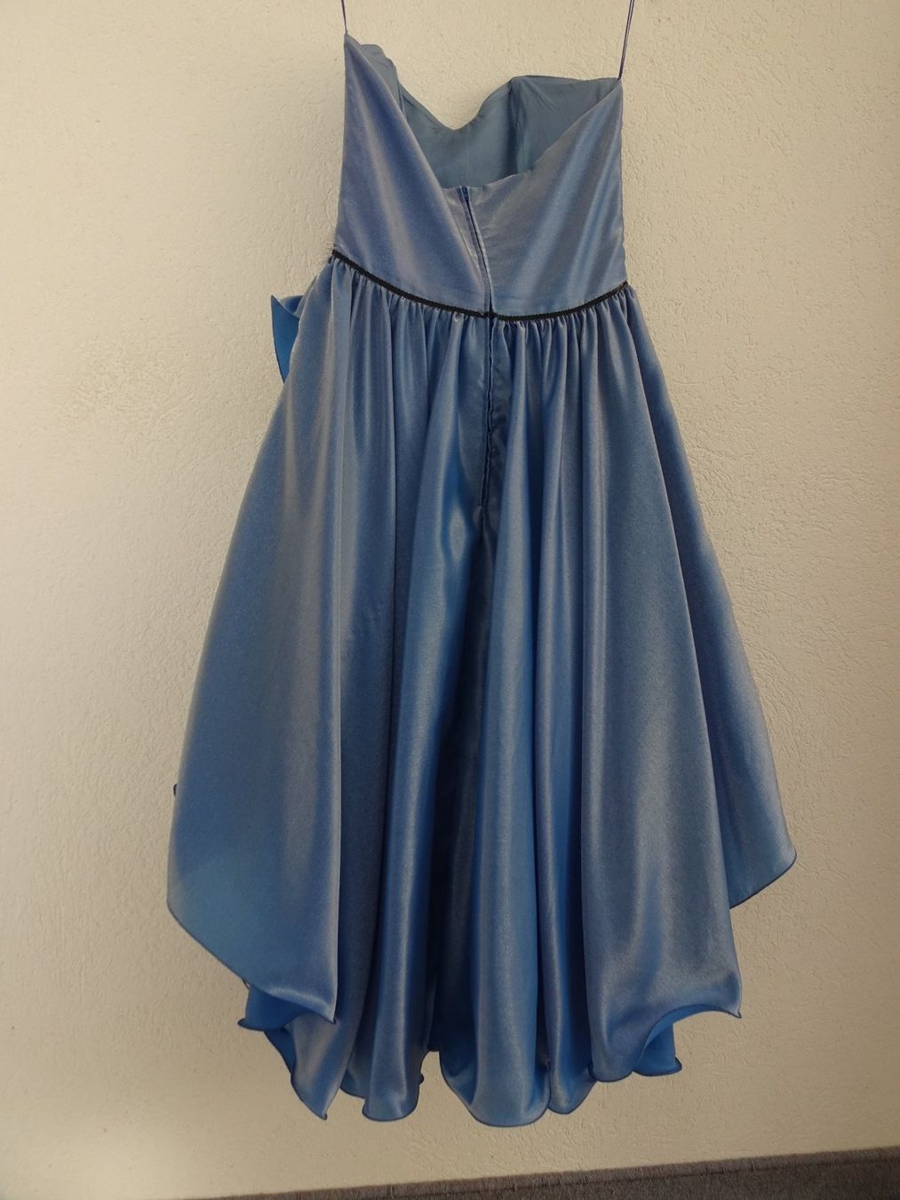 Kleider: Hellblaues Cocktailkleid – Gebraucht aus Walchwil von pri_6qsl 4