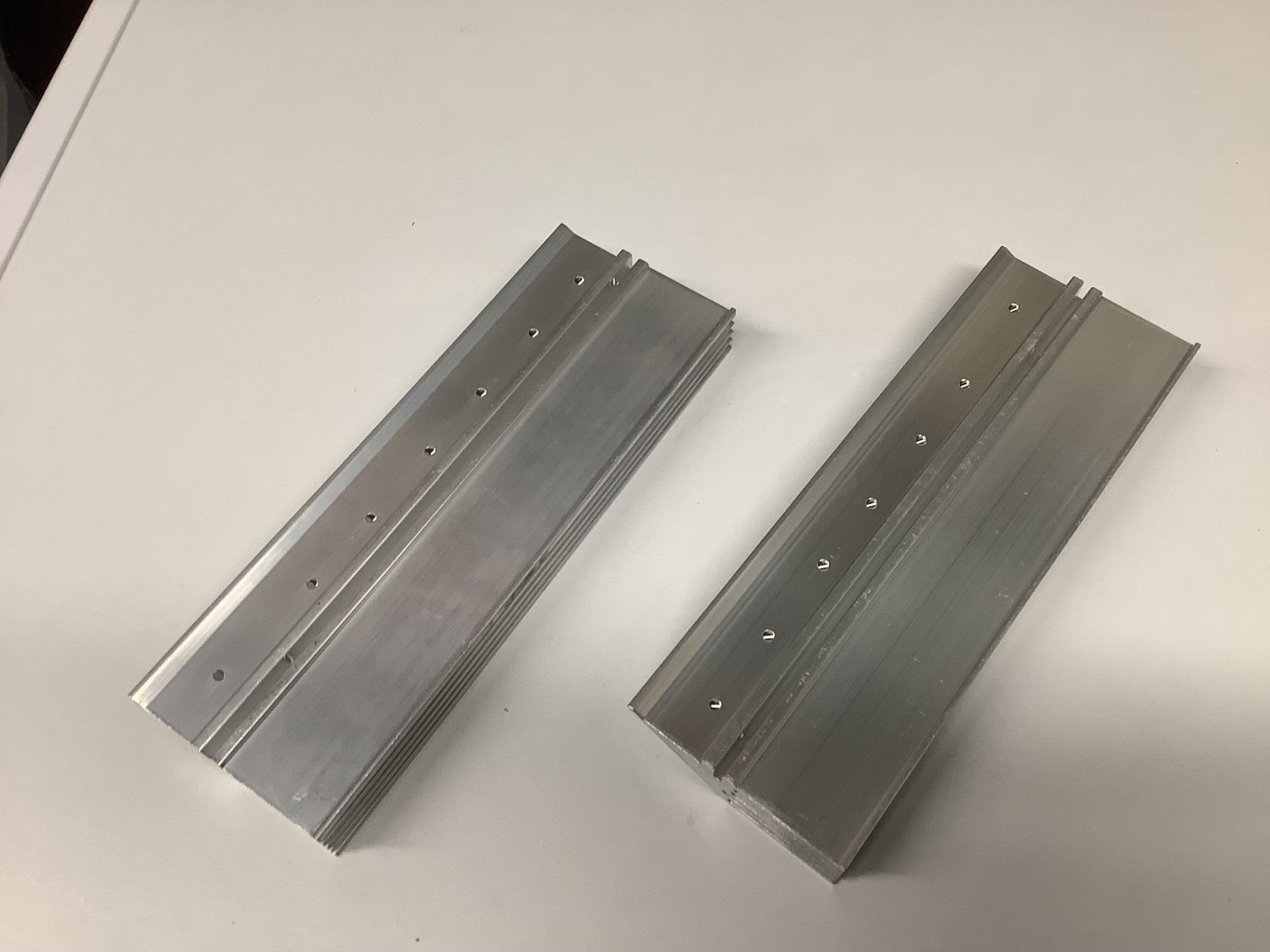 Componenti elettronici: KÜHLKÖRPER ALUMINIUM – Usato da Glarus venduto da Mdelphi 9
