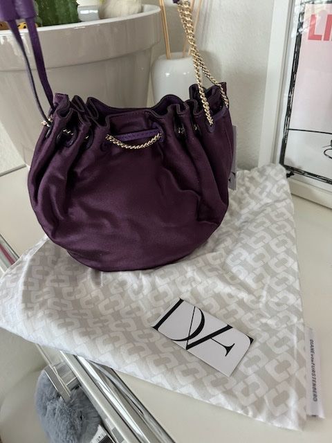 Diane von Furstenberg Taschen: DIANE VON FURSTENBERG Love Power Mini Satin Drawstring Bag – Neu und originalverpackt aus Zuerich von Moochie 2