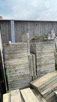 mind. 120 Gartenplatten aus Beton