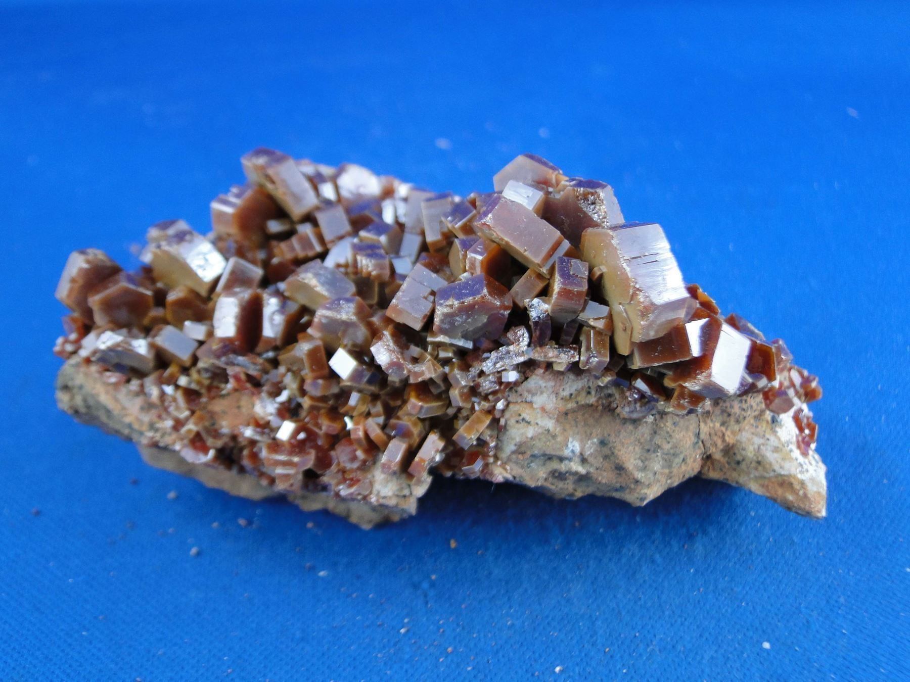 Minerali & Pietre curative: Vanadinit – Usato da Schinznach Bad venduto da Demerald 1