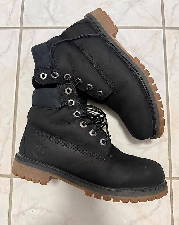 Timberland Scarpe da donna: Schwarze Timberland Lederstiefel Groesse 38 – Usato da Ehrendingen venduto da ErikaKrisztina
