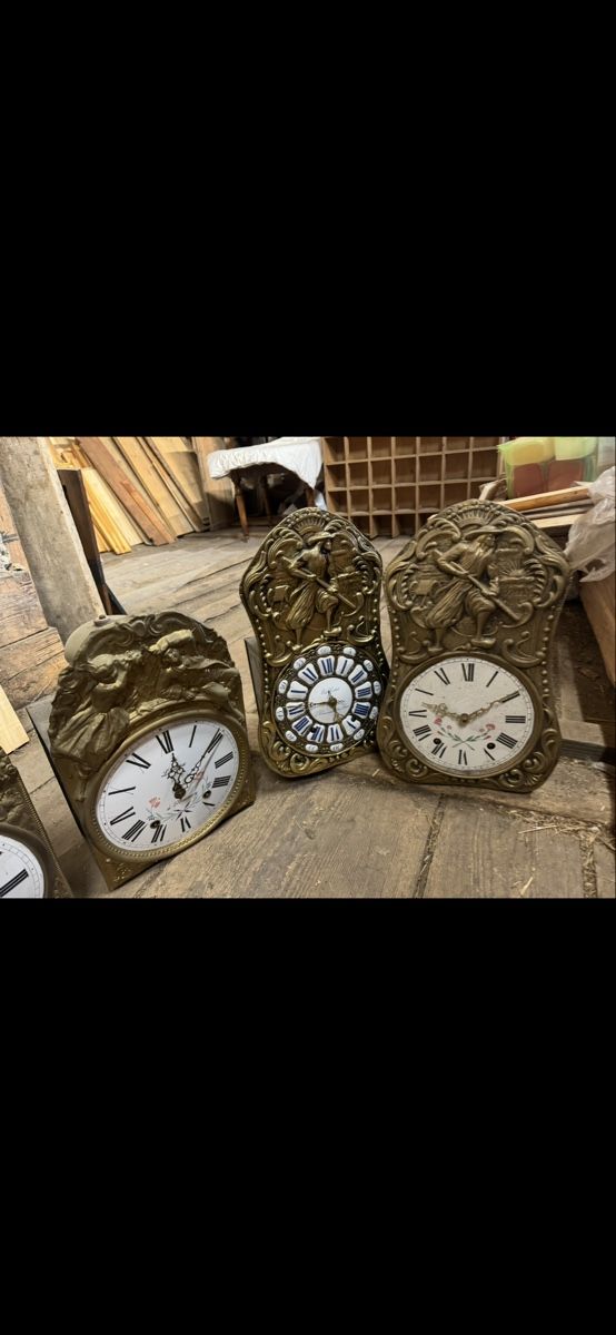 Orologi da terra & Orologi da parete: Horloges comptoises anciennes – Usato da Vésenaz venduto da Angela.C3 4