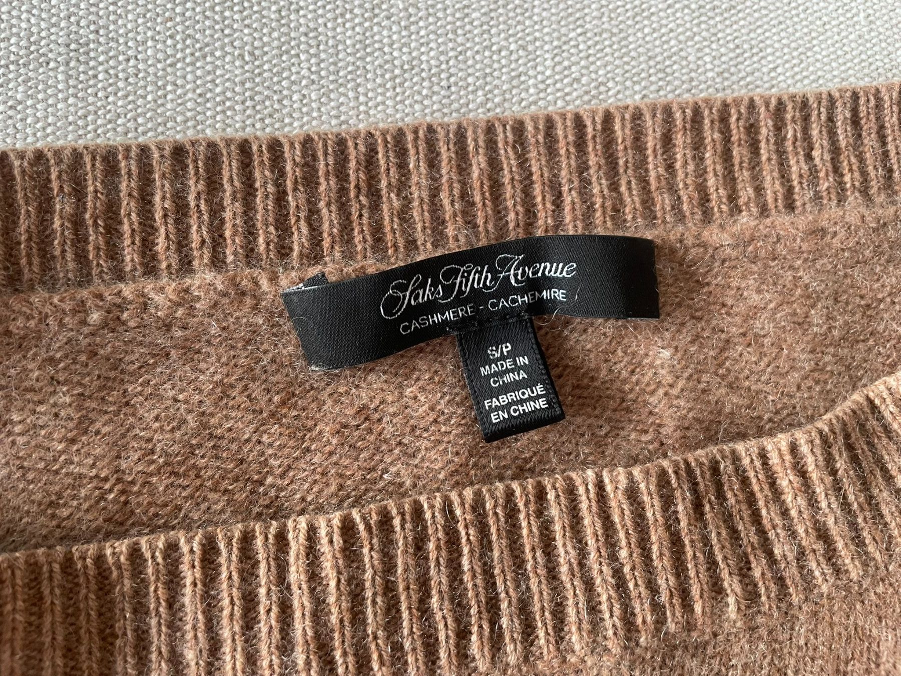 Maglioni & Felpe: pull 100% cachemire s beaux détails – Usato da Lausanne venduto da mg_e 6