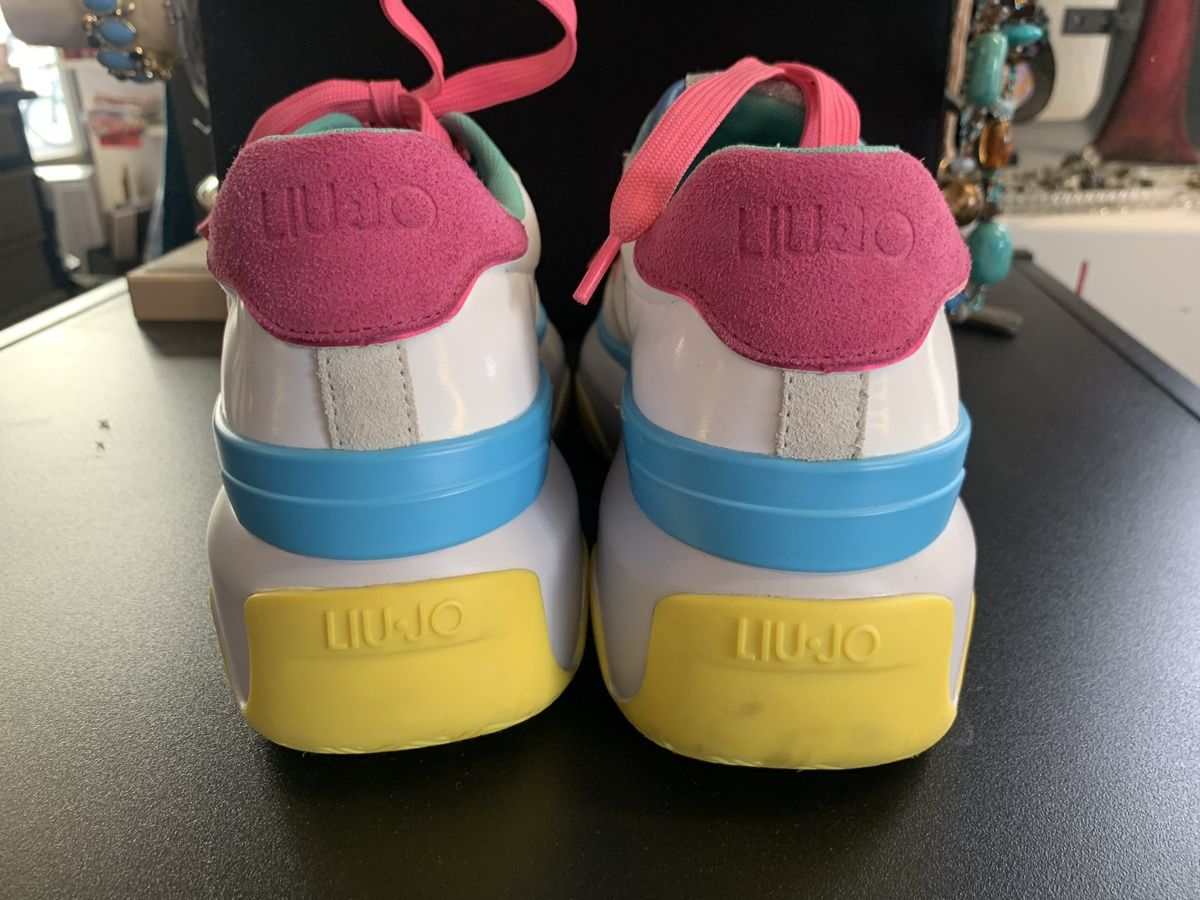Liu Jo Chaussures femmes: Liu Jo farbige sneakers 36 – D'occasion à Unterseen par jpowers1971 4