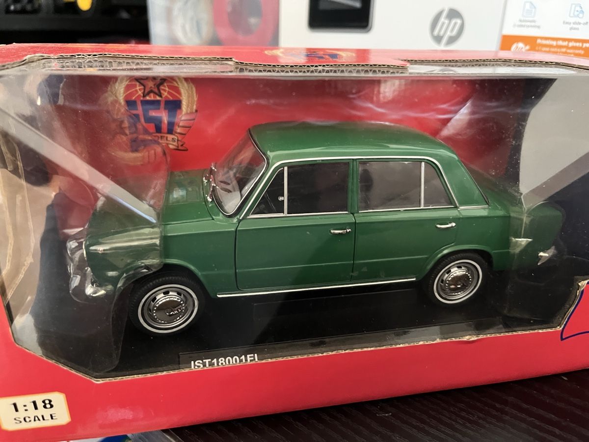 Fiat Modellini d'auto: Fiat 124.   1:18 – Nuovo (secondo la descrizione) da Rümlang venduto da Papamoll4 1