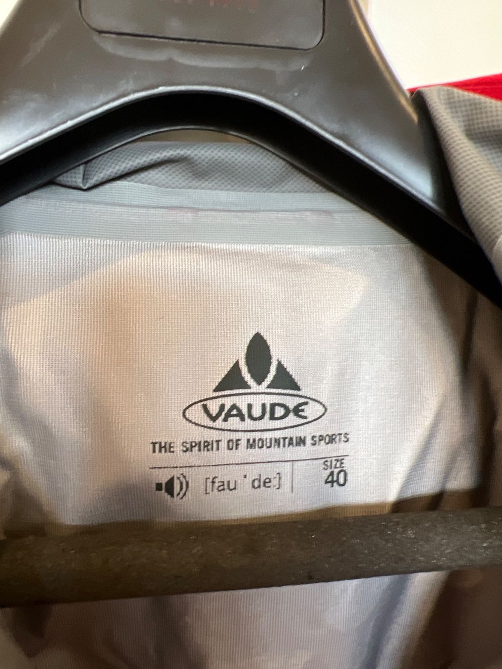 Vaude Jacken: Vaude Damen Jacke – Gebraucht aus Menzingen von Dali2504 2