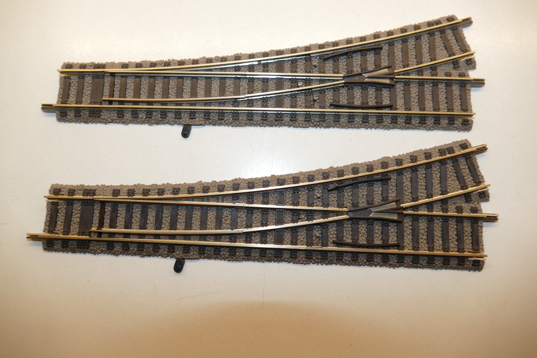Fleischmann Modellini di ferrovie: Fleischmann H0: 2xWeiche links, ohne Antrieb – Usato da Niederhasli venduto da rail-duerst 1