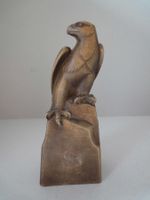Adler aus Holz geschnitzt